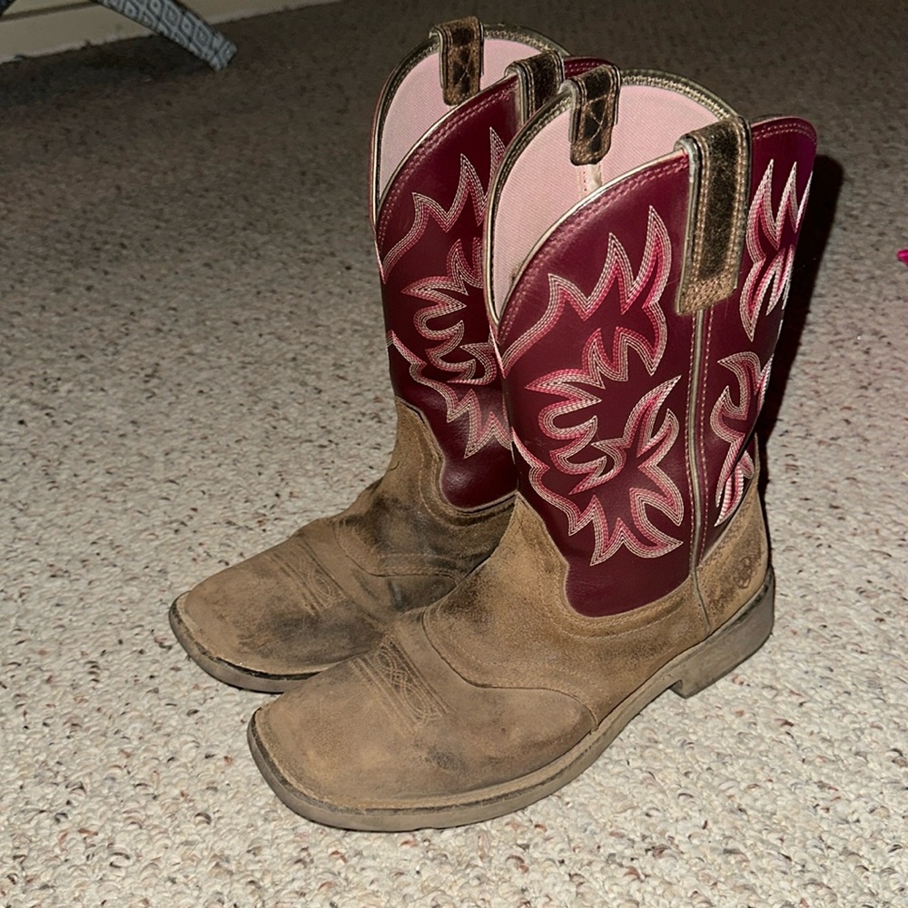 Ariat cowboy boots